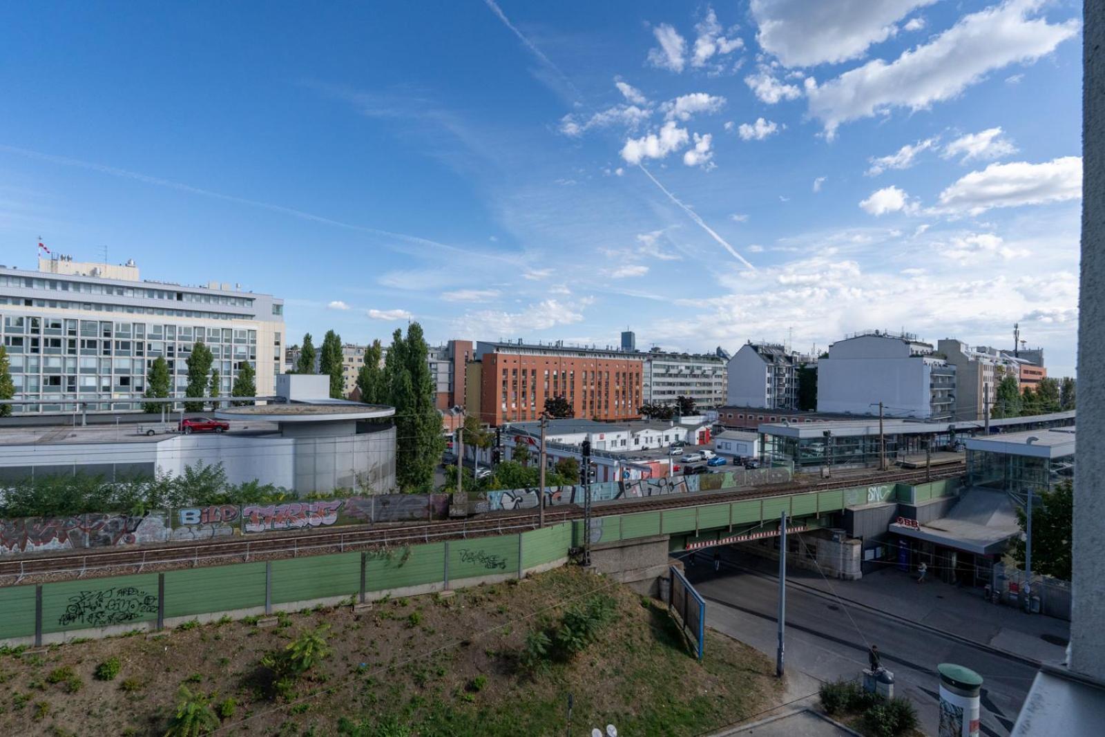 Two Bedrooms - 85 Squaremeters - 4 Min To U6 Dresdner Str Wien Exterior foto