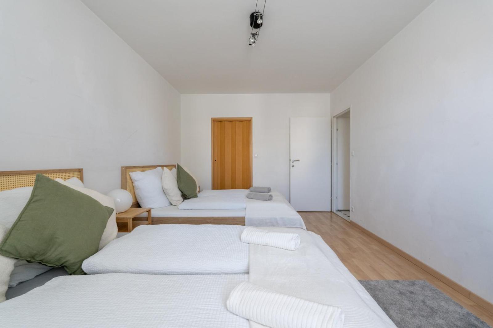 Two Bedrooms - 85 Squaremeters - 4 Min To U6 Dresdner Str Wien Exterior foto