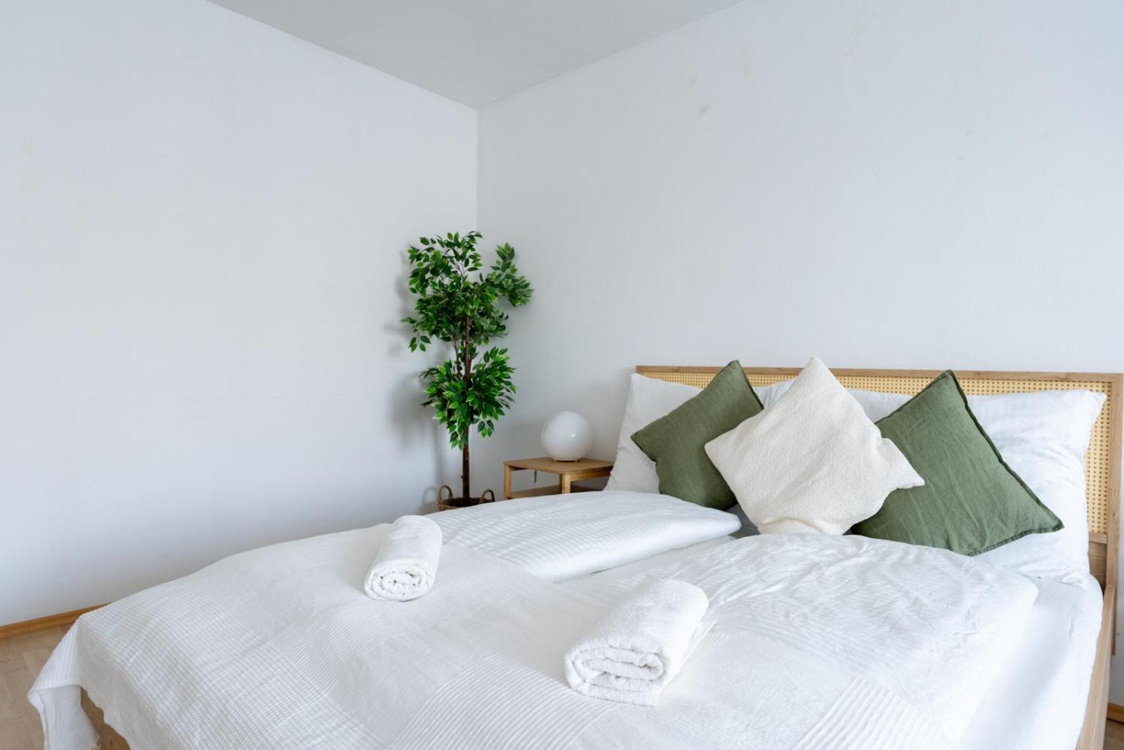 Two Bedrooms - 85 Squaremeters - 4 Min To U6 Dresdner Str Wien Exterior foto